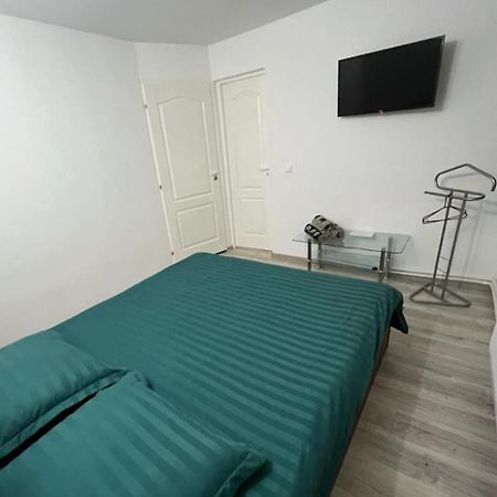 Garsoniera Casa Dragoeni, Targu Jiu Apartman Kültér fotó